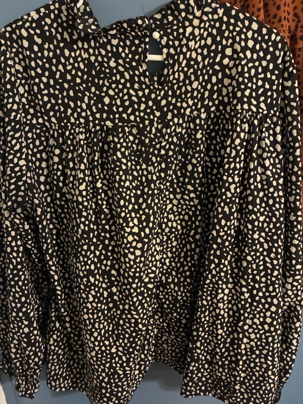 🖤🧡2 Dotted Tops🧡🖤 - Picture 4 of 6